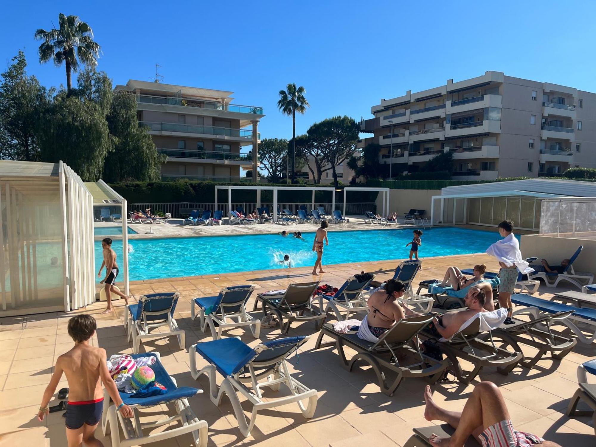 Apartment Aeroport Seafront With Pool Cros-de-Cagnes